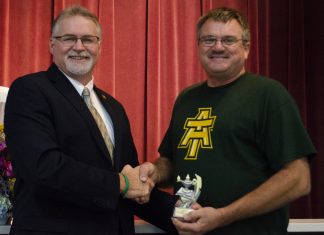 ATU-Ozark’s Bobby Sewell Named Teacher of the Year Bobby Sewell accepts his award