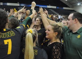 Golden Suns Topple Lady Bisons 3-0