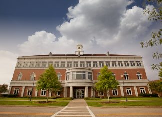 Pendergraft Library Reaches 20 Years of Service to ATU Ross Pendergraft Library and Technology Center ATU