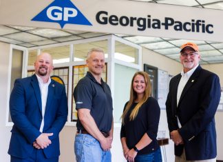 Georgia-Pacific and ATU-Ozark: A Practical Partnership Bruce Sikes with GP Officials
