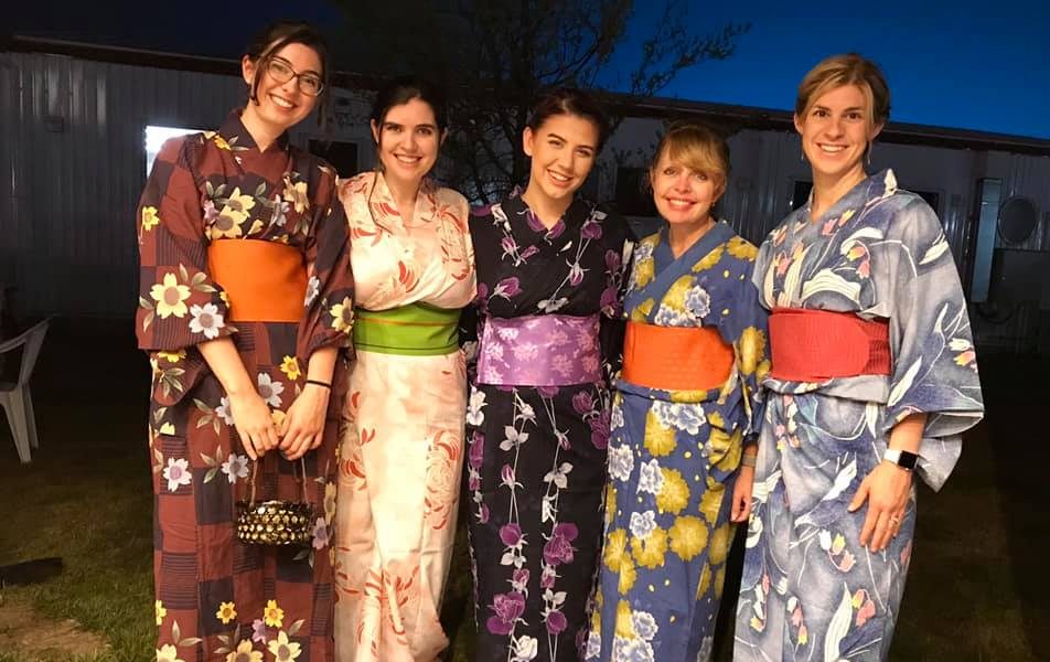 Shellie Hanna with students in Japan