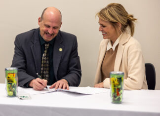ATU, Bentonville Schools Begin New Partnership Bentonville Paraprofessional MOU March 2024