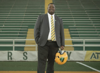 Wonder Boys Scrimmage Saturday Night Roy Thompson With Helmet 2025