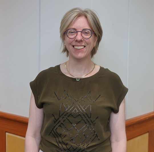 Dr. Maartje Van den Bogaard Dr. Maartje Van den Bogaard